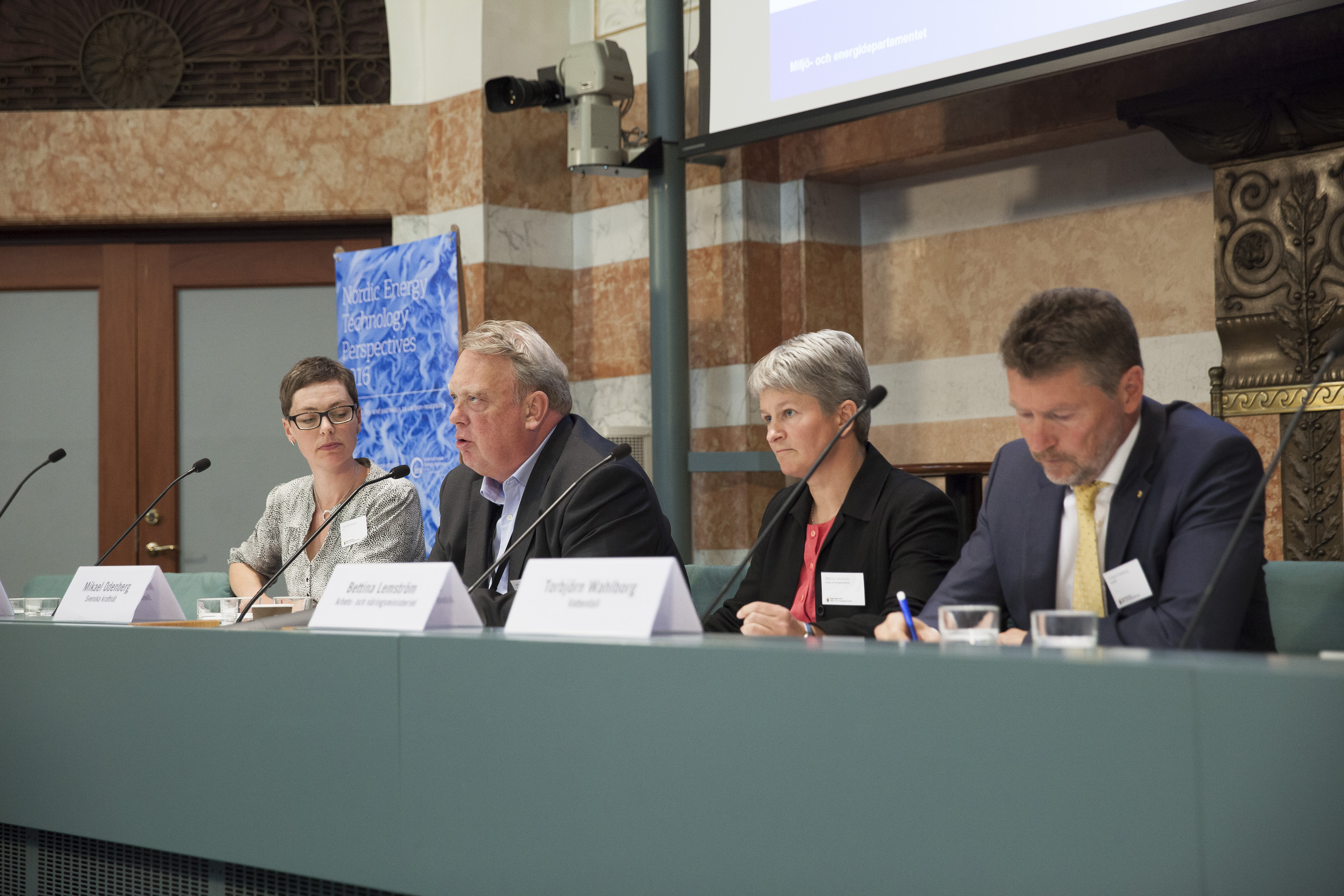 Left to right: Karolina Isaksson (VTI), Mikael Odenberg (Svenska kraftnät), Bettina Lemström (Arbets- och näringsministeriet), Torbjörn Wahlborg (Vattenfall) Photo: Oskar Kullander